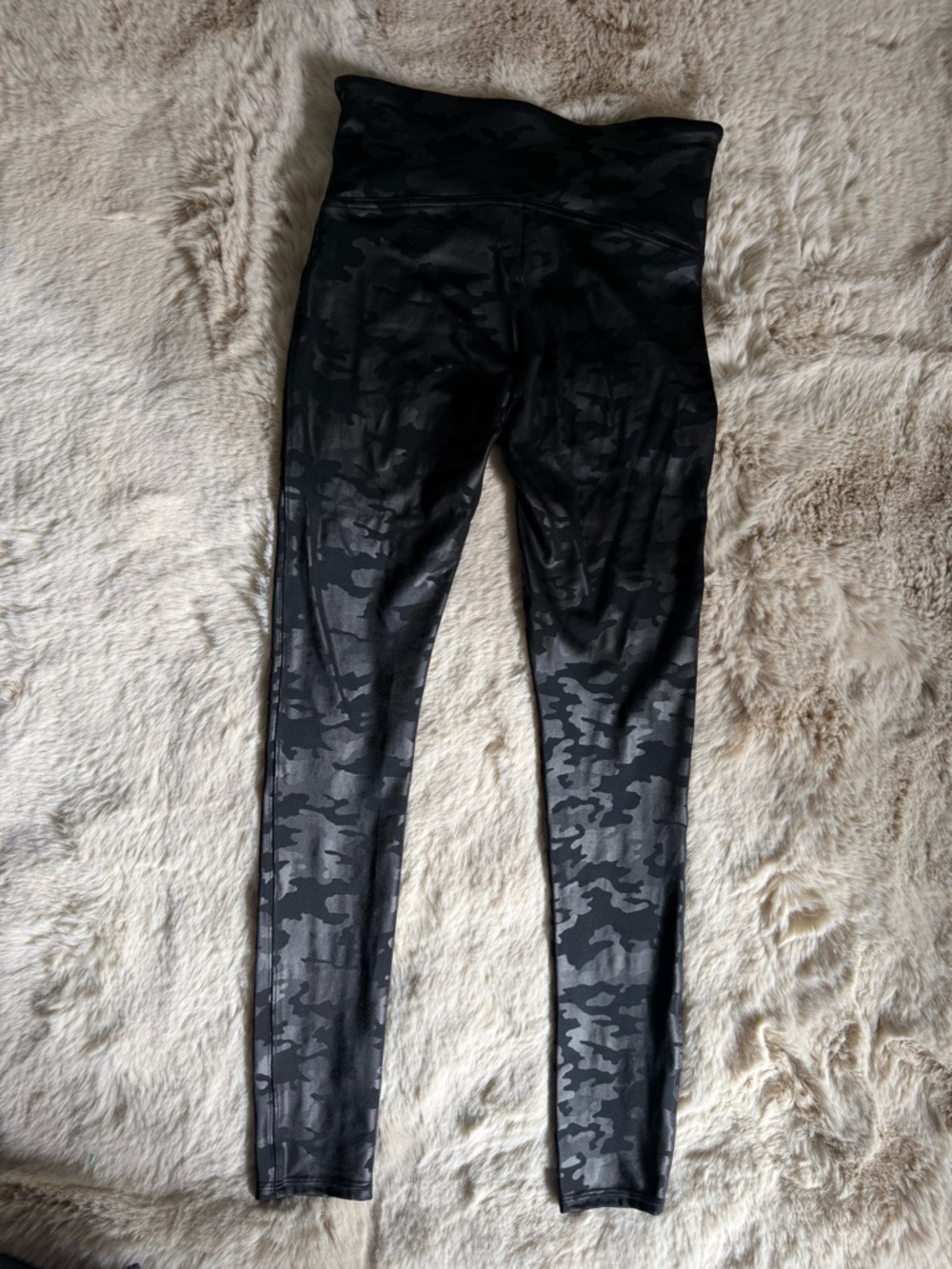Spanx Active Leggings Womens M Black Camo High Rise Compression Athletic Yoga